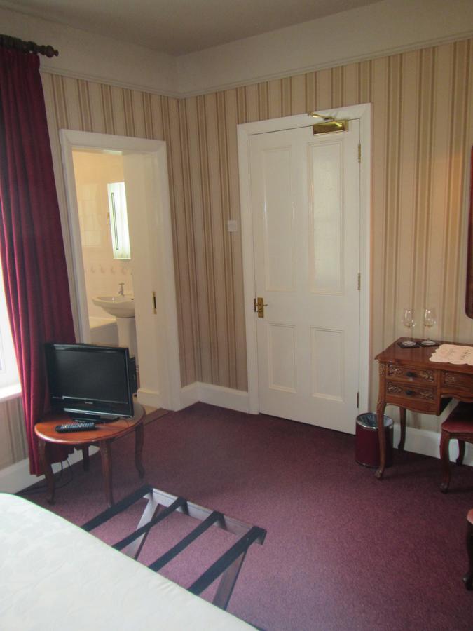 Ellerslie House Hotel Ферем Екстер'єр фото