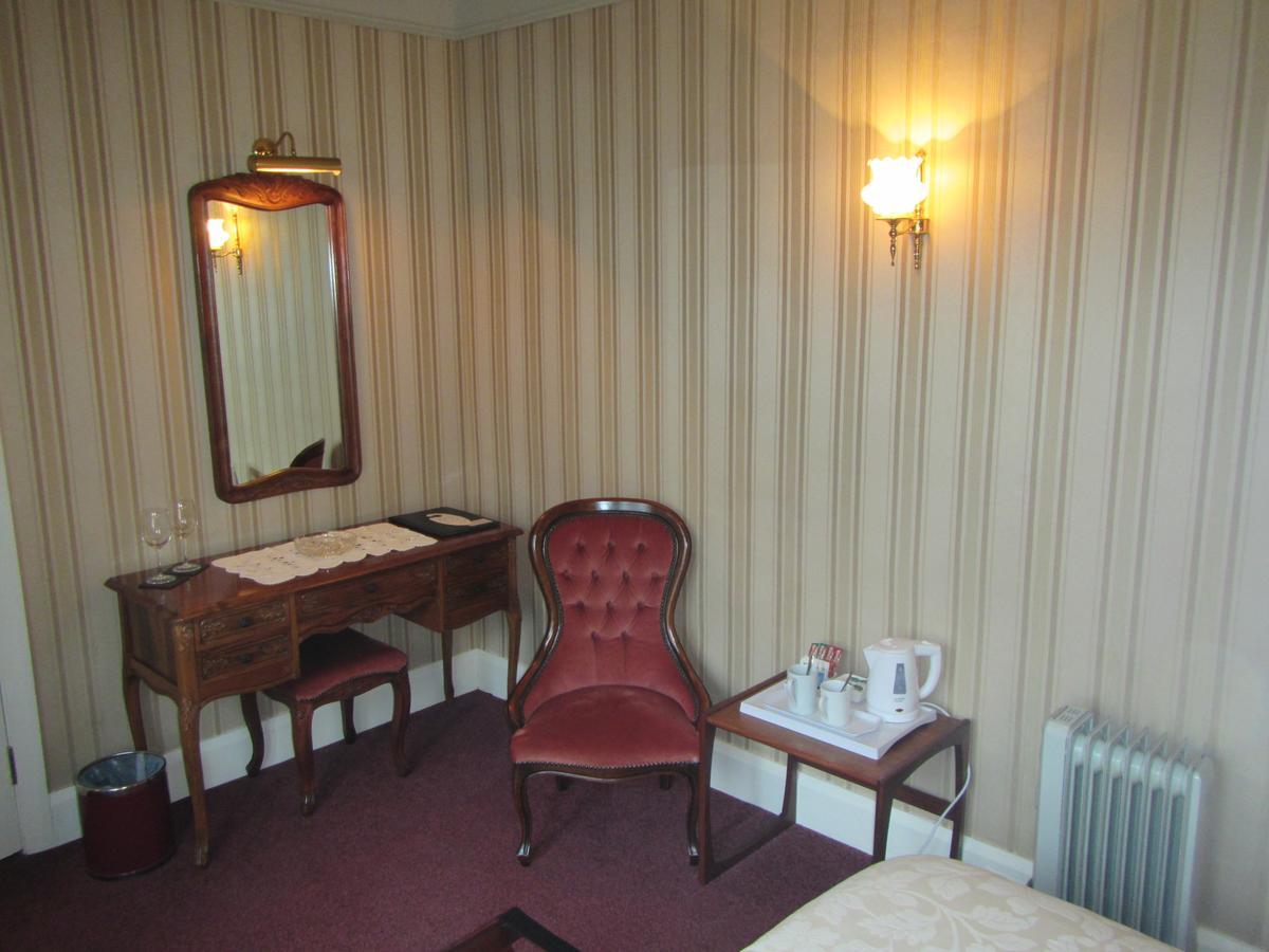 Ellerslie House Hotel Ферем Екстер'єр фото